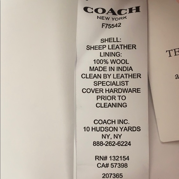 Coach Quilted Sculpted Leather Tech Gloves Black - Picture 5 of 10